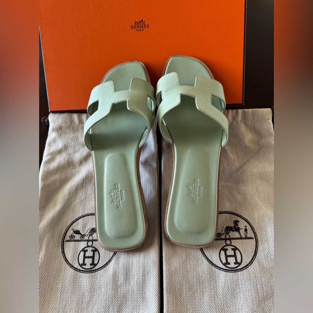 Hermès Oran Epsom Sandals
